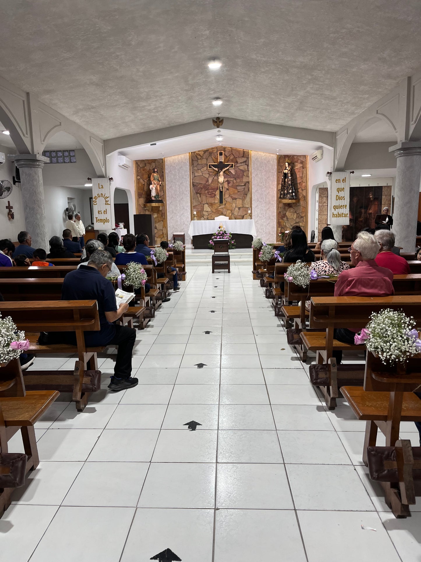 CAMINO DE FE - Arreglo Florar para Altar