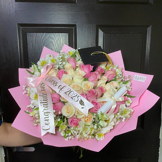 VALERIA - Ramo de Graduación con 48 Rosas y Moño "Class of 2025"
