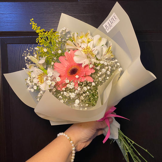 ANGIE - Ramo Delicado con 1 Gerbera Rosa