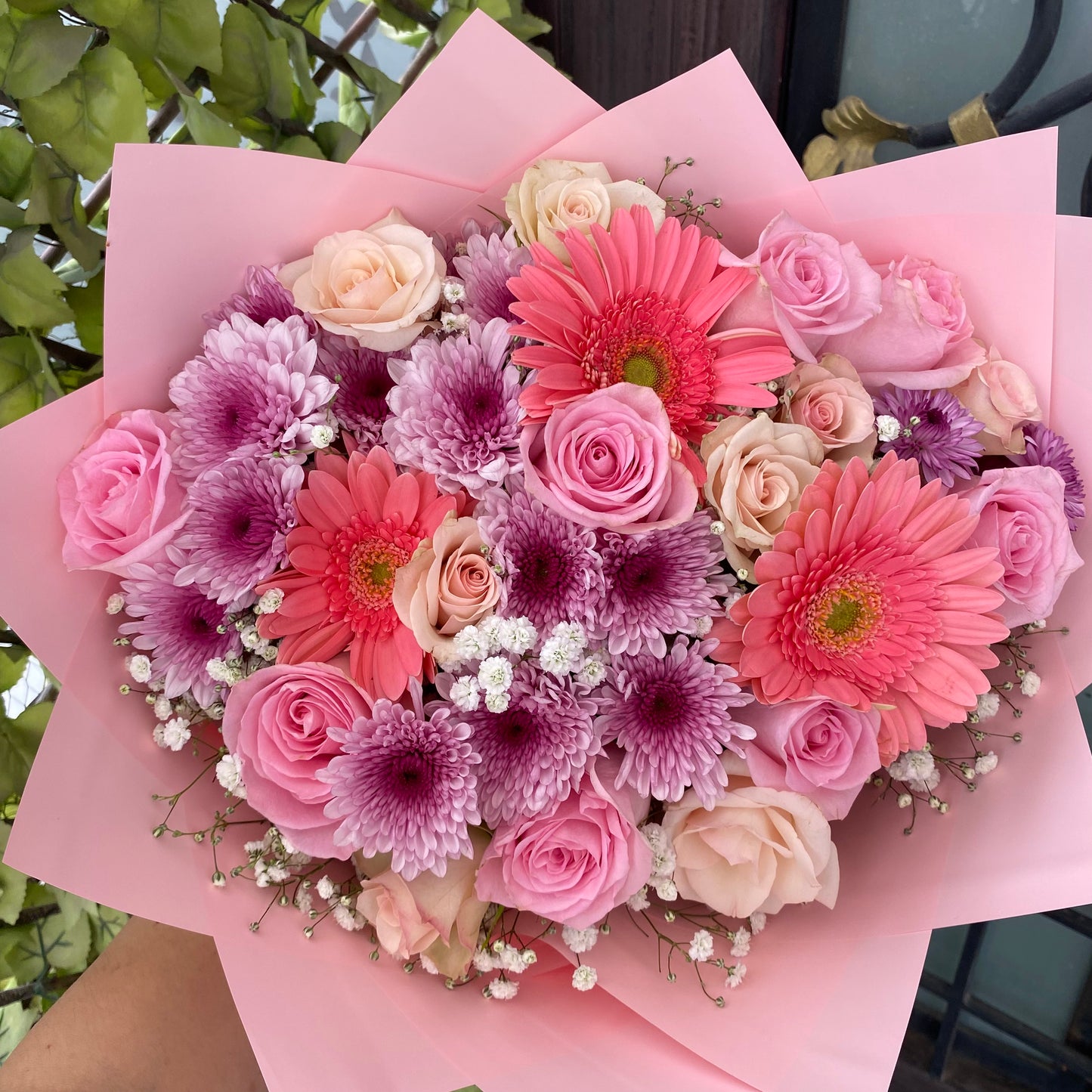 SARY - Ramo Mixto con Gerberas y Rosas