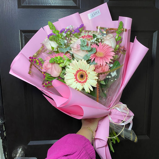 Ji-AE - Ramo Estilo Coreano con Rosas y Gerberas