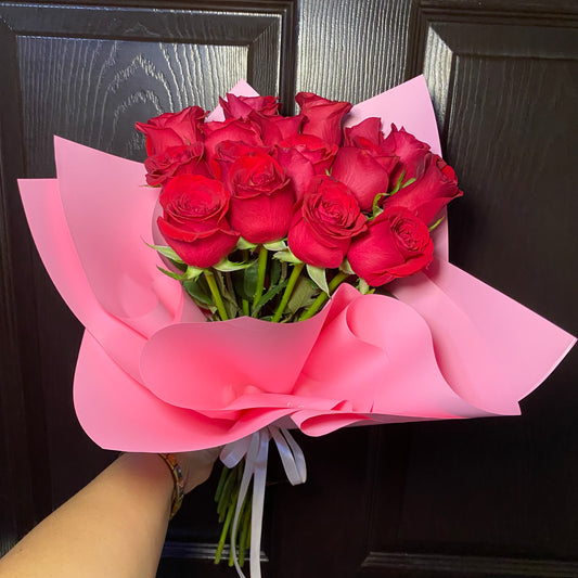 LORENA - Ramo Clásico de 15 Rosas
