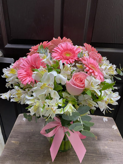 SONIA - Arreglo de Rosas y Gerberas en Jarrón