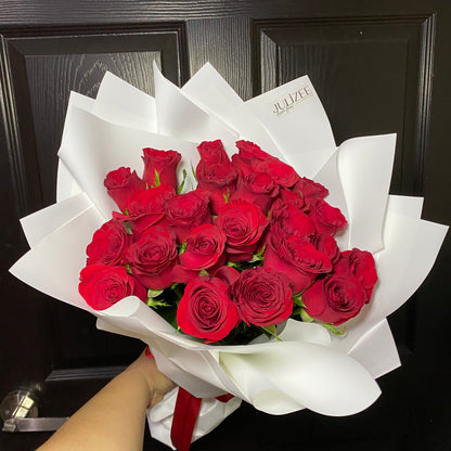 ROCIO - Ramo Elegante de 24 Rosas Vendela