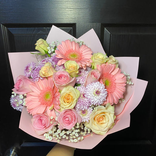 SARY - Ramo Mixto con Gerberas y Rosas